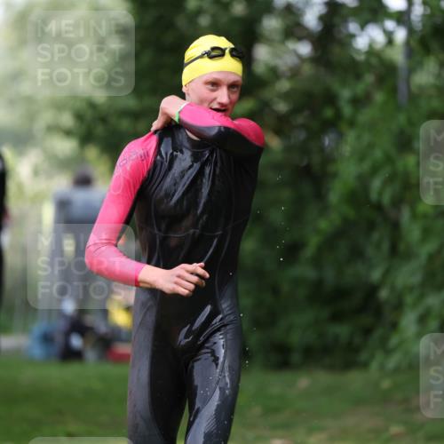 15.06.2025 - 7 Türme Triathlon Michael Strokosch http://msf.ph/oto/7969011 15.06.2025 12:55:42 Schwimmen 755, 763, 792, 797, 805, 818, 877, 879, 895, 919, 927, 955, 1011, 1023, 1029, 1071, 1144, 1153, 1169, 1177 meine-sportfotos.de