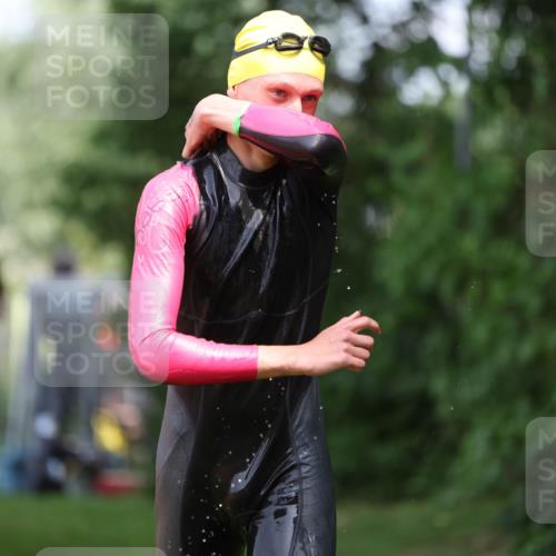 15.06.2025 - 7 Türme Triathlon Michael Strokosch http://msf.ph/oto/7969017 15.06.2025 12:55:43 Schwimmen 708, 755, 763, 792, 797, 805, 818, 833, 877, 879, 895, 919, 927, 955, 1011, 1023, 1029, 1071, 1144, 1153, 1169, 1177 meine-sportfotos.de