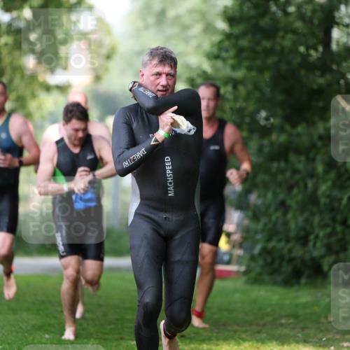 15.06.2025 - 7 Türme Triathlon Michael Strokosch http://msf.ph/oto/7969035 15.06.2025 12:55:46 Schwimmen 708, 755, 763, 776, 792, 805, 818, 833, 877, 879, 895, 919, 1023, 1029, 1071, 1120, 1144, 1153, 1169, 1177 meine-sportfotos.de