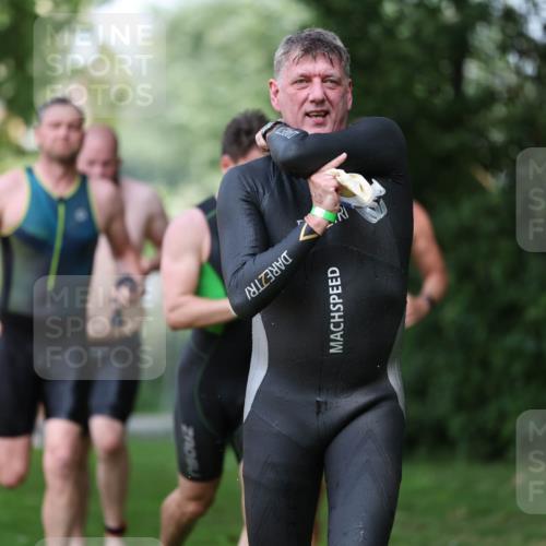 15.06.2025 - 7 Türme Triathlon Michael Strokosch http://msf.ph/oto/7969054 15.06.2025 12:55:47 Schwimmen 708, 755, 763, 776, 805, 818, 833, 877, 879, 895, 919, 1023, 1029, 1071, 1120, 1144, 1153, 1169, 1177 meine-sportfotos.de