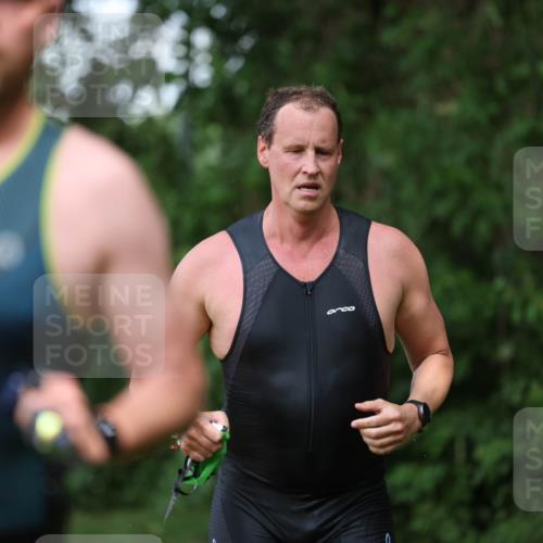 15.06.2025 - 7 Türme Triathlon Michael Strokosch http://msf.ph/oto/7969093 15.06.2025 12:55:50 Schwimmen 708, 755, 763, 776, 805, 818, 833, 877, 879, 895, 919, 1023, 1029, 1071, 1120, 1144, 1153, 1169, 1177 meine-sportfotos.de