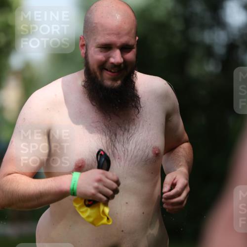 15.06.2025 - 7 Türme Triathlon Michael Strokosch http://msf.ph/oto/7969097 15.06.2025 12:55:51 Schwimmen 708, 755, 763, 776, 805, 818, 833, 877, 879, 895, 919, 1023, 1029, 1071, 1120, 1144, 1150, 1153, 1177 meine-sportfotos.de