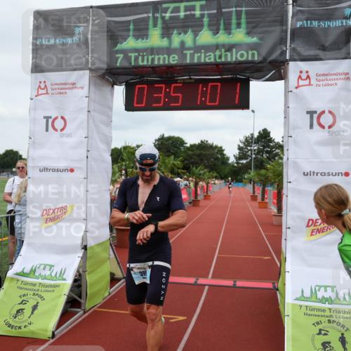 15.06.2025 - 7 Türme Triathlon Michael Strokosch http://msf.ph/oto/7969098 15.06.2025 13:51:01 Ziel 399, 983 meine-sportfotos.de