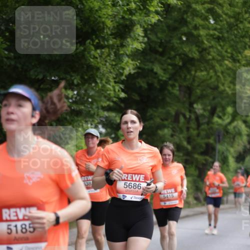 15.06.2025 - REWE Women's Run Jannik Wohlers http://msf.ph/oto/7969179 15.06.2025 10:04:17 Laufen 5185, 538, 5686, 5415 meine-sportfotos.de