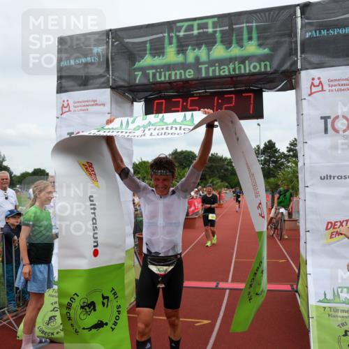 15.06.2025 - 7 Türme Triathlon Michael Strokosch http://msf.ph/oto/7969195 15.06.2025 13:51:26 Ziel 282, 855, 955, 1105 meine-sportfotos.de