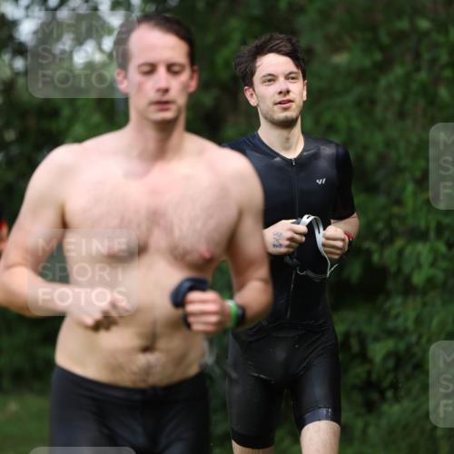 15.06.2025 - 7 Türme Triathlon Michael Strokosch http://msf.ph/oto/7969225 15.06.2025 12:56:01 Schwimmen 708, 741, 776, 818, 833, 880, 895, 904, 1023, 1071, 1120, 1144, 1150, 1153, 1177 meine-sportfotos.de