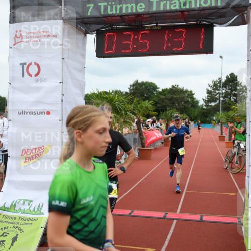 15.06.2025 - 7 Türme Triathlon Michael Strokosch http://msf.ph/oto/7969239 15.06.2025 13:51:31 Ziel 282, 955, 1072 meine-sportfotos.de