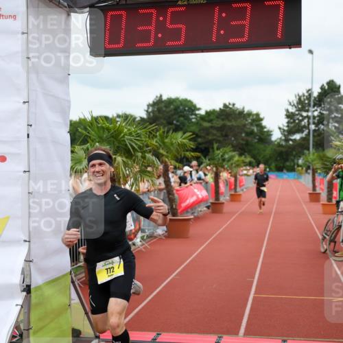 15.06.2025 - 7 Türme Triathlon Michael Strokosch http://msf.ph/oto/7969279 15.06.2025 13:51:37 Ziel 772, 842, 1072 meine-sportfotos.de