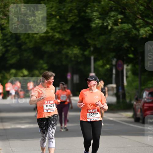 15.06.2025 - REWE Women's Run Dr. Thomas Lammeyer http://msf.ph/oto/7969292 15.06.2025 09:58:01 Laufen 10639, 10482 meine-sportfotos.de