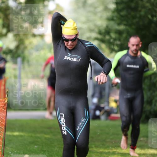 15.06.2025 - 7 Türme Triathlon Michael Strokosch http://msf.ph/oto/7969294 15.06.2025 12:56:09 Schwimmen 708, 741, 776, 804, 818, 833, 869, 872, 880, 895, 896, 904, 992, 1091, 1120, 1149, 1150, 1153, 1177 meine-sportfotos.de