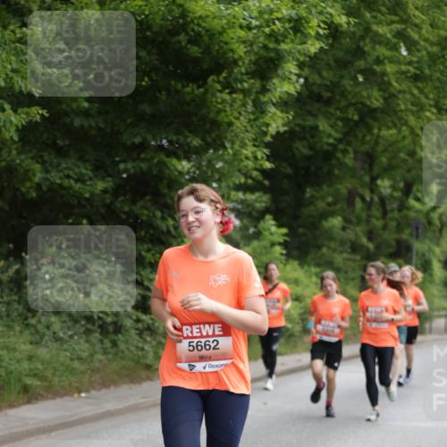 15.06.2025 - REWE Women's Run Jannik Wohlers http://msf.ph/oto/7969339 15.06.2025 10:04:23 Laufen 5662 meine-sportfotos.de