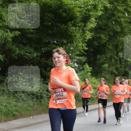 15.06.2025 - REWE Women's Run Jannik Wohlers http://msf.ph/oto/7969345 15.06.2025 10:04:24 Laufen 5662 meine-sportfotos.de