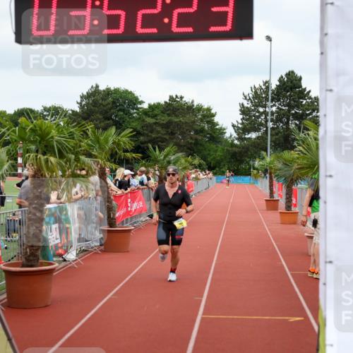 15.06.2025 - 7 Türme Triathlon Michael Strokosch http://msf.ph/oto/7969386 15.06.2025 13:52:22 Ziel 789 meine-sportfotos.de
