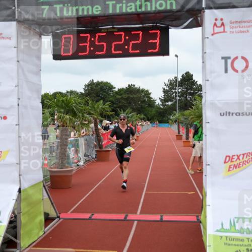 15.06.2025 - 7 Türme Triathlon Michael Strokosch http://msf.ph/oto/7969394 15.06.2025 13:52:23 Ziel 789 meine-sportfotos.de