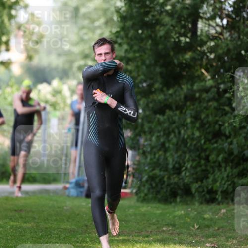 15.06.2025 - 7 Türme Triathlon Michael Strokosch http://msf.ph/oto/7969396 15.06.2025 12:56:17 Schwimmen 741, 767, 804, 842, 851, 869, 872, 880, 896, 904, 963, 992, 1077, 1091, 1149, 1150 meine-sportfotos.de