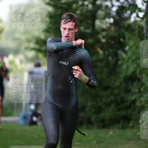 15.06.2025 - 7 Türme Triathlon Michael Strokosch http://msf.ph/oto/7969420 15.06.2025 12:56:18 Schwimmen 741, 767, 804, 842, 851, 869, 872, 880, 896, 904, 963, 992, 1077, 1091, 1149, 1150 meine-sportfotos.de
