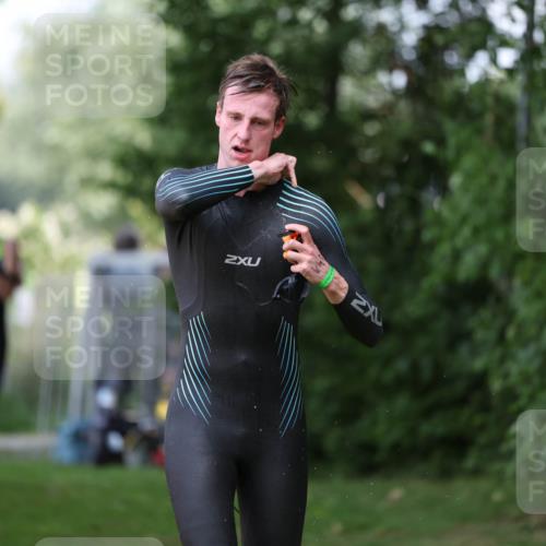 15.06.2025 - 7 Türme Triathlon Michael Strokosch http://msf.ph/oto/7969424 15.06.2025 12:56:18 Schwimmen 741, 767, 804, 842, 851, 869, 872, 880, 896, 904, 963, 992, 1077, 1091, 1149, 1150 meine-sportfotos.de