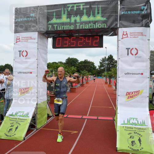 15.06.2025 - 7 Türme Triathlon Michael Strokosch http://msf.ph/oto/7969449 15.06.2025 13:52:41 Ziel 1181 meine-sportfotos.de