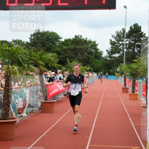 15.06.2025 - 7 Türme Triathlon Michael Strokosch http://msf.ph/oto/7969462 15.06.2025 13:52:47 Ziel 719, 1181 meine-sportfotos.de