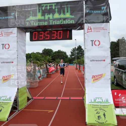 15.06.2025 - 7 Türme Triathlon Michael Strokosch http://msf.ph/oto/7969557 15.06.2025 13:53:01 Ziel 886, 1164 meine-sportfotos.de