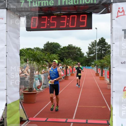 15.06.2025 - 7 Türme Triathlon Michael Strokosch http://msf.ph/oto/7969616 15.06.2025 13:53:08 Ziel 881, 930, 1164 meine-sportfotos.de