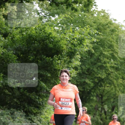 15.06.2025 - REWE Women's Run Jannik Wohlers http://msf.ph/oto/7969651 15.06.2025 10:04:44 Laufen 5623 meine-sportfotos.de