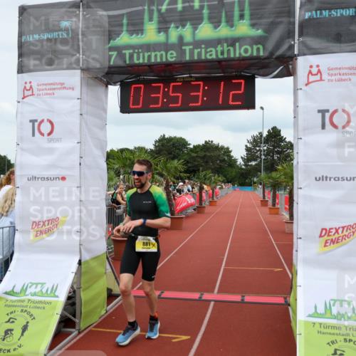 15.06.2025 - 7 Türme Triathlon Michael Strokosch http://msf.ph/oto/7969662 15.06.2025 13:53:11 Ziel 881, 930 meine-sportfotos.de