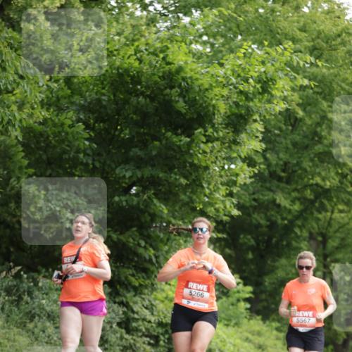 15.06.2025 - REWE Women's Run Jannik Wohlers http://msf.ph/oto/7969671 15.06.2025 10:04:46 Laufen 5266, 5567 meine-sportfotos.de