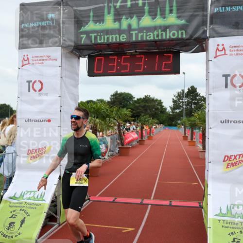 15.06.2025 - 7 Türme Triathlon Michael Strokosch http://msf.ph/oto/7969672 15.06.2025 13:53:12 Ziel 881, 930 meine-sportfotos.de