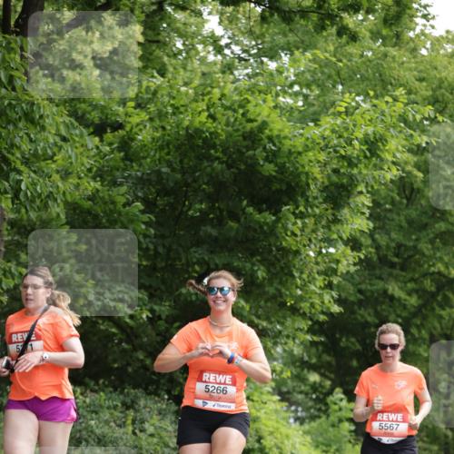 15.06.2025 - REWE Women's Run Jannik Wohlers http://msf.ph/oto/7969714 15.06.2025 10:04:47 Laufen 51, 5266, 5567 meine-sportfotos.de