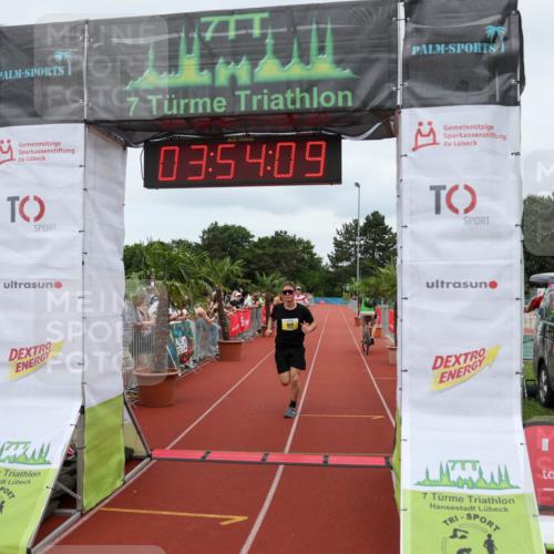 15.06.2025 - 7 Türme Triathlon Michael Strokosch http://msf.ph/oto/7969789 15.06.2025 13:54:09 Ziel 833, 869 meine-sportfotos.de