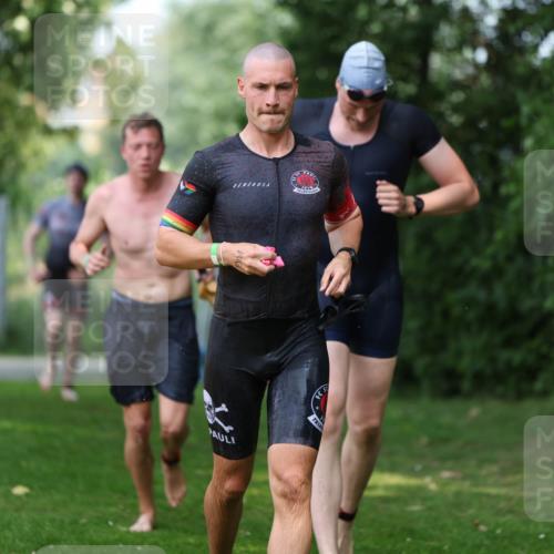15.06.2025 - 7 Türme Triathlon Michael Strokosch http://msf.ph/oto/7969792 15.06.2025 12:56:50 Schwimmen 786, 868, 886, 901, 910, 1003, 1028, 1074, 1132, 1167, 1175, 1198 meine-sportfotos.de