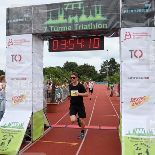 15.06.2025 - 7 Türme Triathlon Michael Strokosch http://msf.ph/oto/7969808 15.06.2025 13:54:10 Ziel 833, 869 meine-sportfotos.de