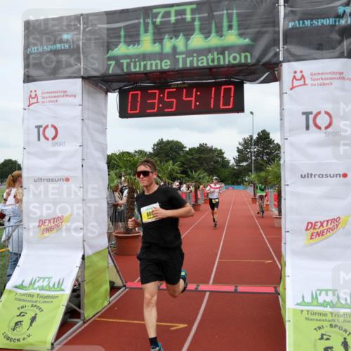 15.06.2025 - 7 Türme Triathlon Michael Strokosch http://msf.ph/oto/7969813 15.06.2025 13:54:10 Ziel 833, 869 meine-sportfotos.de