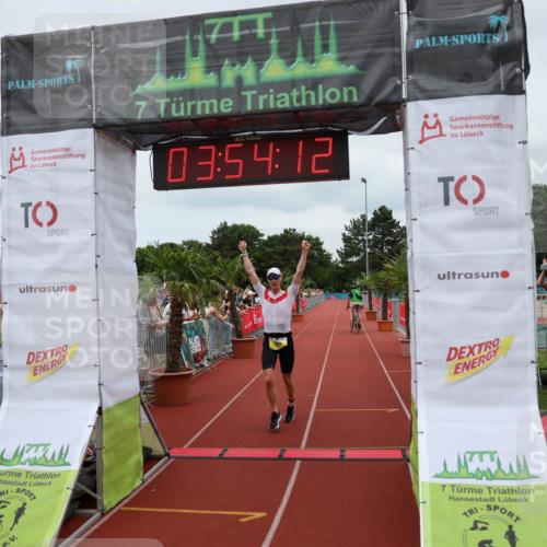 15.06.2025 - 7 Türme Triathlon Michael Strokosch http://msf.ph/oto/7969830 15.06.2025 13:54:12 Ziel 833, 869 meine-sportfotos.de