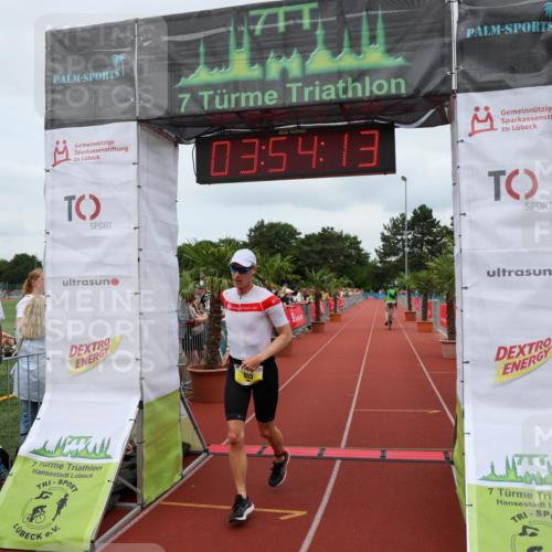 15.06.2025 - 7 Türme Triathlon Michael Strokosch http://msf.ph/oto/7969846 15.06.2025 13:54:13 Ziel 833, 869 meine-sportfotos.de