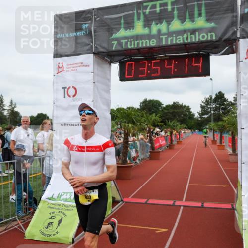 15.06.2025 - 7 Türme Triathlon Michael Strokosch http://msf.ph/oto/7969855 15.06.2025 13:54:13 Ziel 833, 869 meine-sportfotos.de