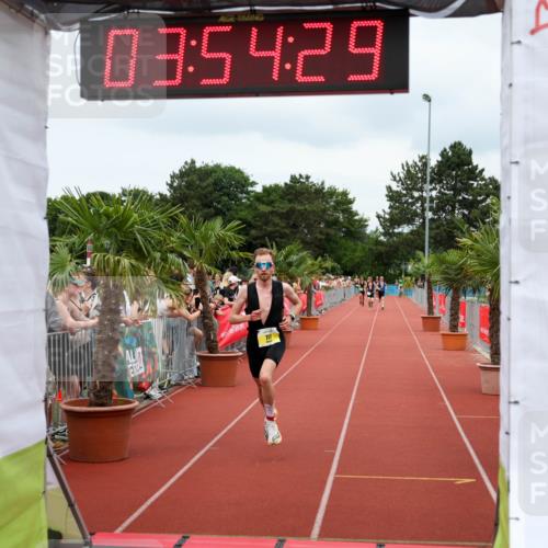 15.06.2025 - 7 Türme Triathlon Michael Strokosch http://msf.ph/oto/7969860 15.06.2025 13:54:29 Ziel 707 meine-sportfotos.de