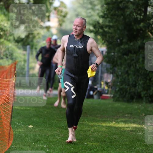 15.06.2025 - 7 Türme Triathlon Michael Strokosch http://msf.ph/oto/7969861 15.06.2025 12:57:01 Schwimmen 889, 901, 910, 915, 988, 1031, 1033, 1064, 1074, 1095, 1132, 1136, 1166, 1167, 1198 meine-sportfotos.de