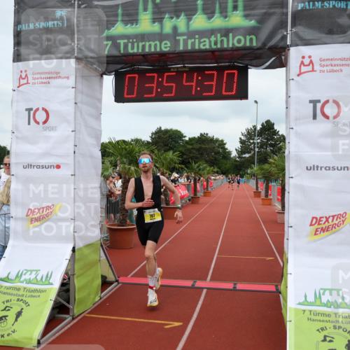 15.06.2025 - 7 Türme Triathlon Michael Strokosch http://msf.ph/oto/7969877 15.06.2025 13:54:30 Ziel 707 meine-sportfotos.de