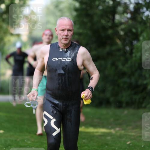 15.06.2025 - 7 Türme Triathlon Michael Strokosch http://msf.ph/oto/7969880 15.06.2025 12:57:03 Schwimmen 889, 910, 915, 988, 1031, 1033, 1064, 1074, 1095, 1116, 1132, 1136, 1166, 1167, 1198 meine-sportfotos.de