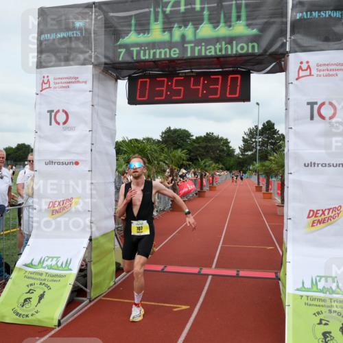 15.06.2025 - 7 Türme Triathlon Michael Strokosch http://msf.ph/oto/7969881 15.06.2025 13:54:30 Ziel 707 meine-sportfotos.de