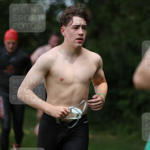 15.06.2025 - 7 Türme Triathlon Michael Strokosch http://msf.ph/oto/7969943 15.06.2025 12:57:08 Schwimmen 736, 774, 889, 910, 913, 915, 988, 1031, 1033, 1049, 1064, 1074, 1087, 1095, 1114, 1116, 1136, 1164, 1166, 1167 meine-sportfotos.de