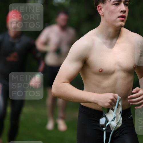 15.06.2025 - 7 Türme Triathlon Michael Strokosch http://msf.ph/oto/7969946 15.06.2025 12:57:08 Schwimmen 736, 774, 889, 910, 913, 915, 988, 1031, 1033, 1049, 1064, 1074, 1087, 1095, 1114, 1116, 1136, 1164, 1166, 1167 meine-sportfotos.de