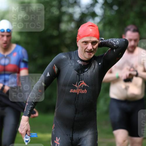 15.06.2025 - 7 Türme Triathlon Michael Strokosch http://msf.ph/oto/7969959 15.06.2025 12:57:09 Schwimmen 736, 774, 889, 910, 913, 915, 988, 1031, 1033, 1049, 1064, 1074, 1087, 1095, 1114, 1116, 1136, 1164, 1166, 1167 meine-sportfotos.de
