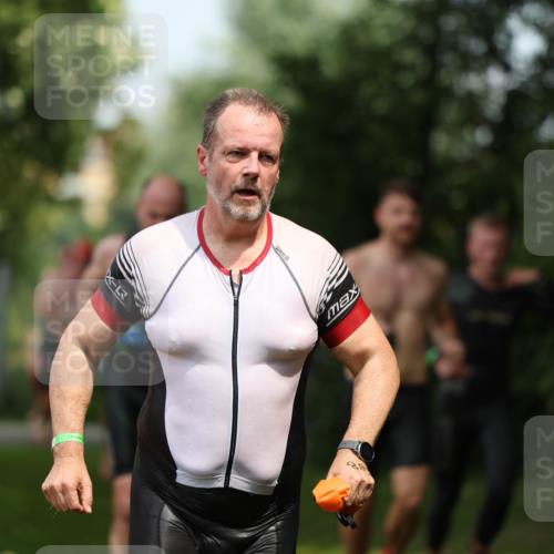 15.06.2025 - 7 Türme Triathlon Michael Strokosch http://msf.ph/oto/7970035 15.06.2025 12:57:18 Schwimmen 709, 736, 774, 793, 857, 889, 913, 915, 988, 1031, 1033, 1047, 1049, 1055, 1064, 1074, 1087, 1095, 1114, 1116, 1136, 1142, 1164, 1166, 1167 meine-sportfotos.de