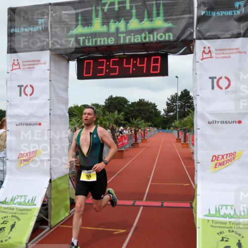 15.06.2025 - 7 Türme Triathlon Michael Strokosch http://msf.ph/oto/7970036 15.06.2025 13:54:47 Ziel 701, 755, 901, 913, 919 meine-sportfotos.de