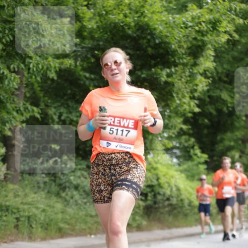 15.06.2025 - REWE Women's Run Jannik Wohlers http://msf.ph/oto/7970085 15.06.2025 10:05:10 Laufen 5117 meine-sportfotos.de