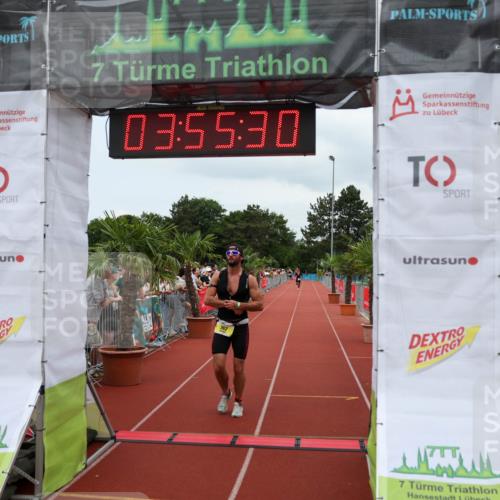 15.06.2025 - 7 Türme Triathlon Michael Strokosch http://msf.ph/oto/7970135 15.06.2025 13:55:30 Ziel 762 meine-sportfotos.de