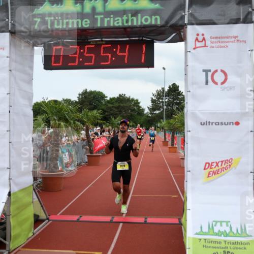 15.06.2025 - 7 Türme Triathlon Michael Strokosch http://msf.ph/oto/7970174 15.06.2025 13:55:41 Ziel 745, 978, 1120 meine-sportfotos.de